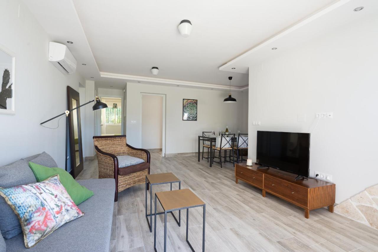 Malagasuite House Pool ฟูเอนฮิโรลา ภายนอก รูปภาพ