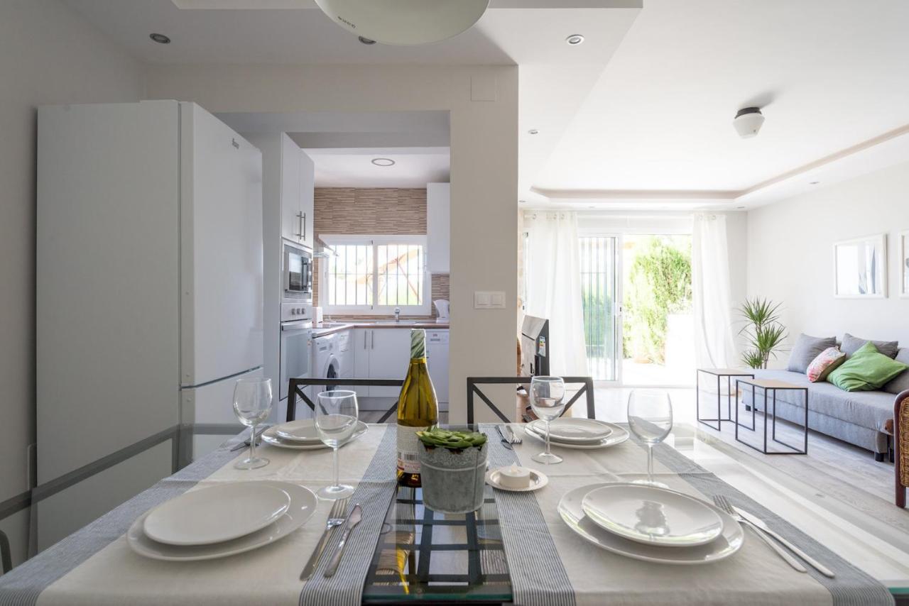 Malagasuite House Pool ฟูเอนฮิโรลา ภายนอก รูปภาพ